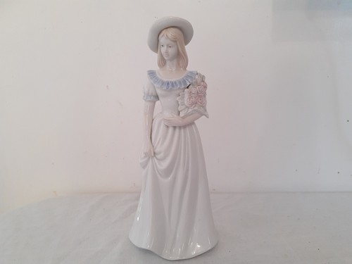 Vintage ceramic figurine - ceramic,