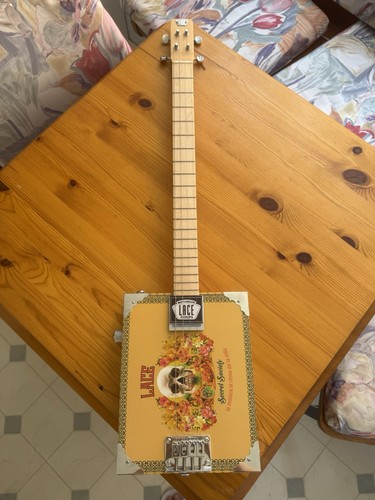 Lace cigar box - box, guitar