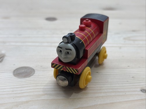 Thomas wooden railway victor - thomas,