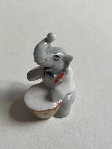 Vintage wade figure - figure, trunky