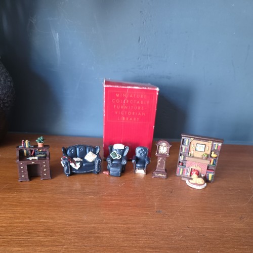 Avon miniature collectable - miniature,