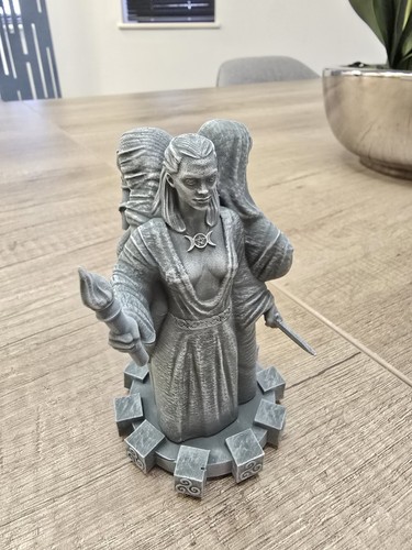 Hecate hekate tripple - /,