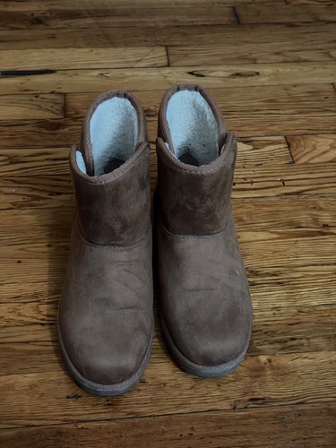 These are airwalk women faux - airwalk, women's