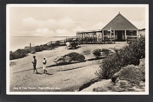 Postcard highcliffe sea nr - postcard,