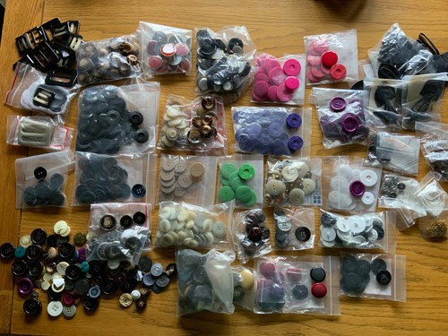 Buttons assortment - an,