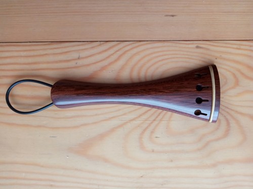 French model violin tailpiece - model,