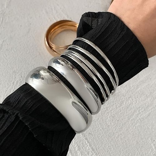 Chunky gold bangle - ,