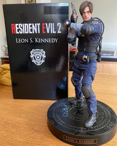 Game resident evil - resident, leon
