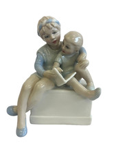 1987 Royal Doulton Reflections HN3126 Storytime Ornament Figurine Charity