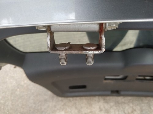 Rear hood hinges right - ,
