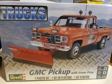 1:24 GMC PICKUP WITH SNOW
