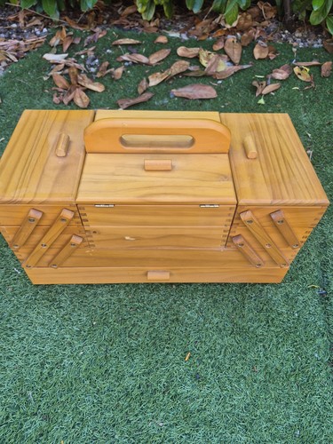 Large wooden cantilever - large,
