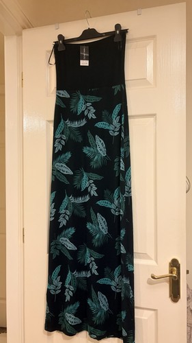 Bnwt select black tropical - black,
