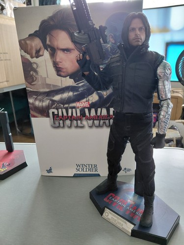 Hot toys captain america - toys,