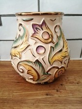 WADE MADE IN ENGLAND HAND PAINTED GOTHIC LEAF MEDIUM SIZE VASE WITH GOLD