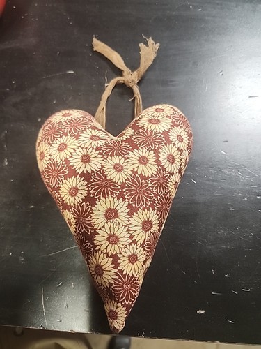 Primitive valentine heart - primitive,