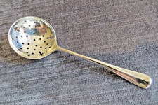 ANTIQUE STERLING SILVER SIFTER SPOON SHEFFIELD 1912/3 JOSEPH RODGERS & SONS