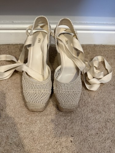 Bnwt zara ivory crochet - ivory,