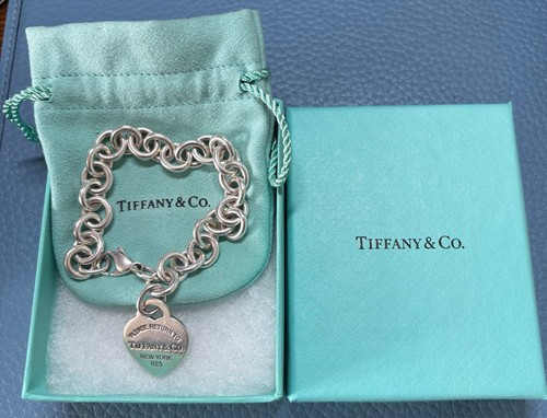 Tiffany return to - &,
