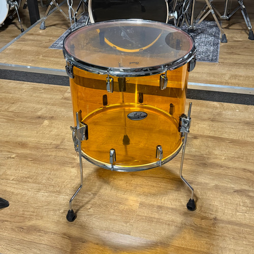 Pearl crystal beat acrylic - 18",