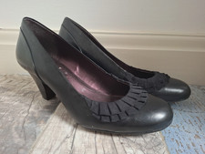 Clarks Cushion Soft Black Leather Mid Heel Court Shoes with Frill Size UK 5.5