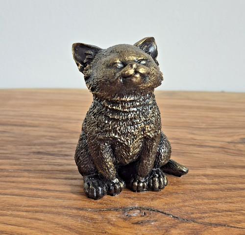 Chunky cat sitting ornament - chunky,