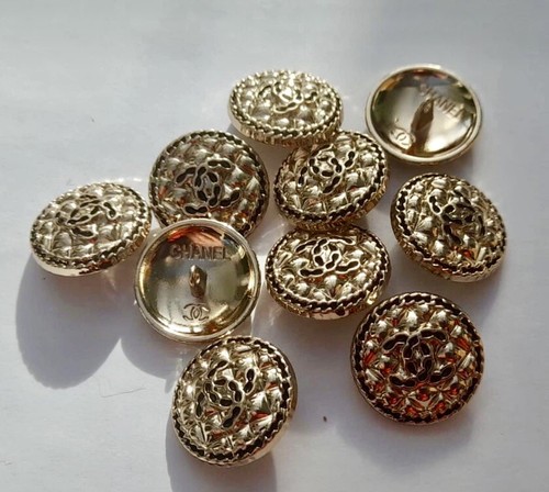 Chanel button set size - set, of