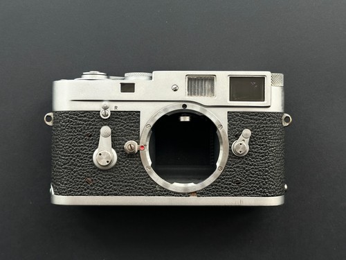 Leica with rapid - m2,