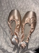 Capezio Ballet Pointe Shoes 6 1/2 W Pink Satin