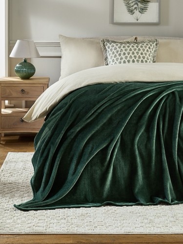 Green plush fleece throw - fleece, x
