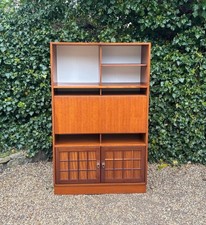 MID CENTURY YOUNGER TEAK WALL