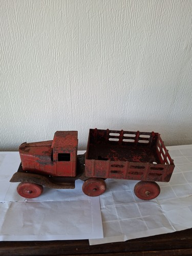 Vintage tin pull along truck - vintage,