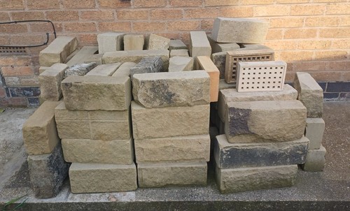 Buff pitched walling bricks - buff,
