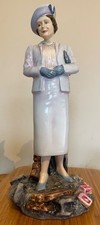 ROYAL DOULTON Figurine - HN