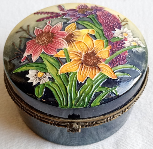 Large vintage trinket box - a,