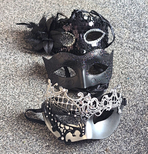 Black venetian masquerade half - black,