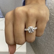 Round Lab-Created Diamond Pave