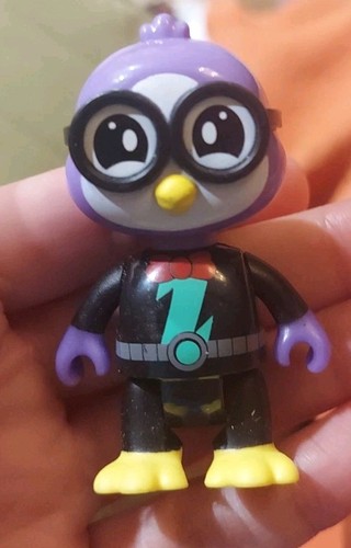 Spy peck action - peck, figure