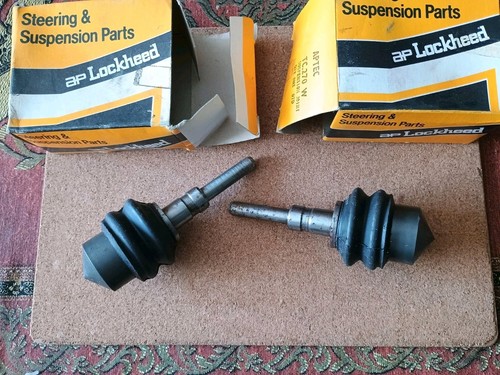 Front suspension knuckle - front,