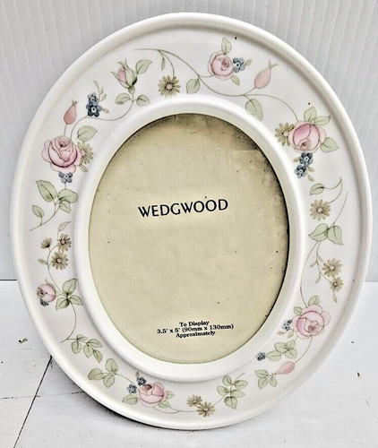 Wedgwood rosehip picture - rosehip,