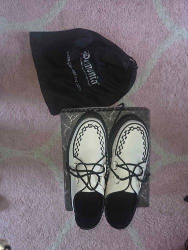 White checkered platform
