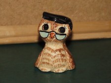 WISE OLD OWL SCHOLAR GRADUATION HAT & GLASSES PHILIP LAURESTON ENGLAND POTTERY