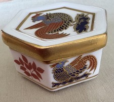 English Royal Crown Derby Lidded  Pill Box in fine bone China 
