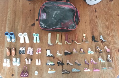 Various dolls shoes bundle - dolls,