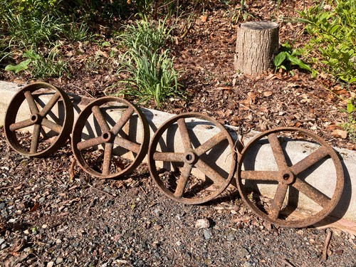 Cast iron shepherds - x, 12"