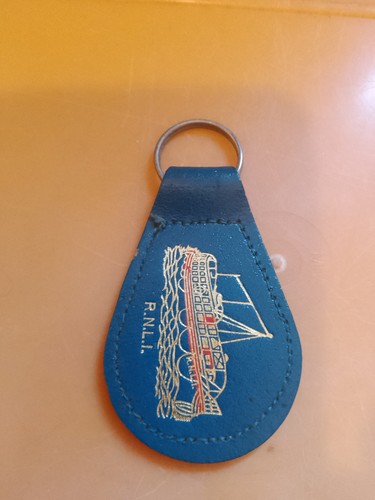 Pre owned keyring - -,