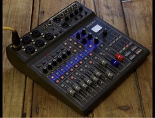 Zoom LiveTrak L-8 8-Channel