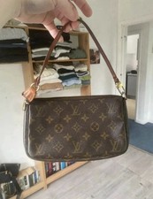 Louis Vuitton Pochette