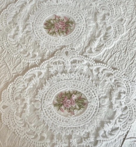 Embroidered doilies vintage - 2,