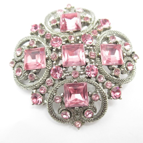 Pink acrylic maltese cross - pink,